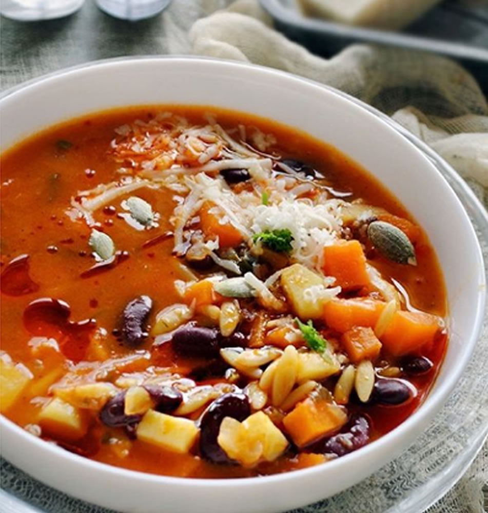 Bal Kabaklı Minestrone Çorbası